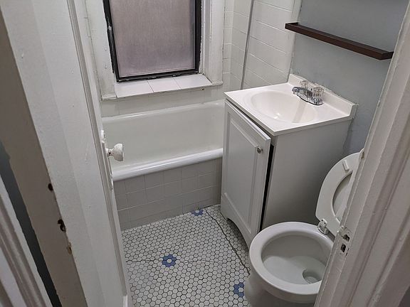 5th image of 4600-4608 N Beacon St #4602-1A