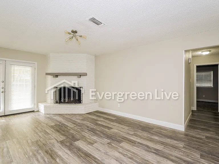 916 Gettysburg Pl — Photo 5