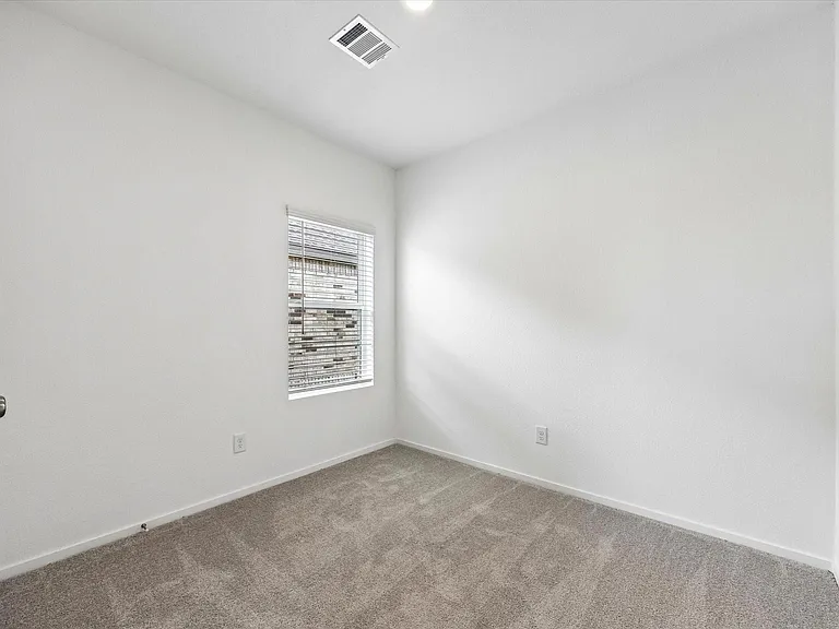 2207 Salinas Dr — Photo 8