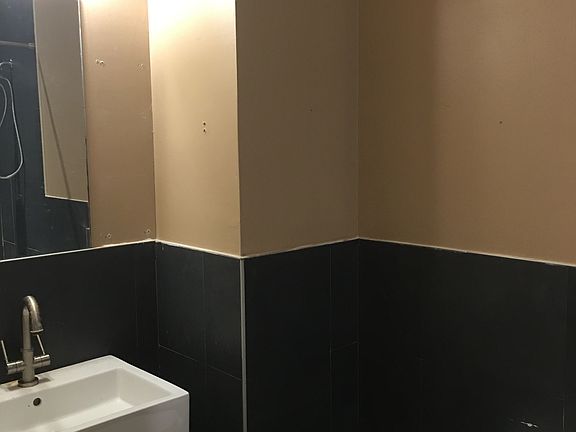 3rd image of 956 Hancock St #1RZ
