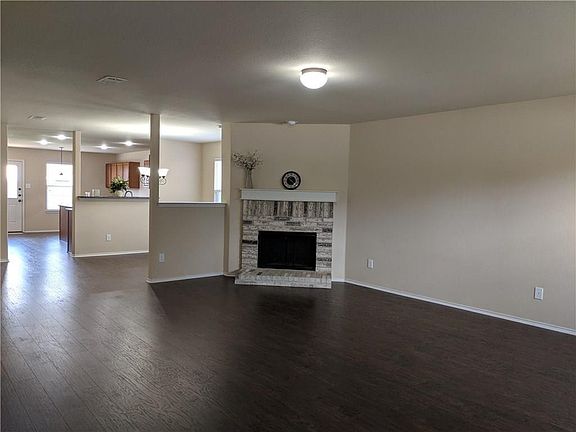 3rd image of 1224 Elkford Ln