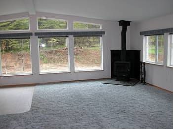 5th image of 522 Mountain View Dr