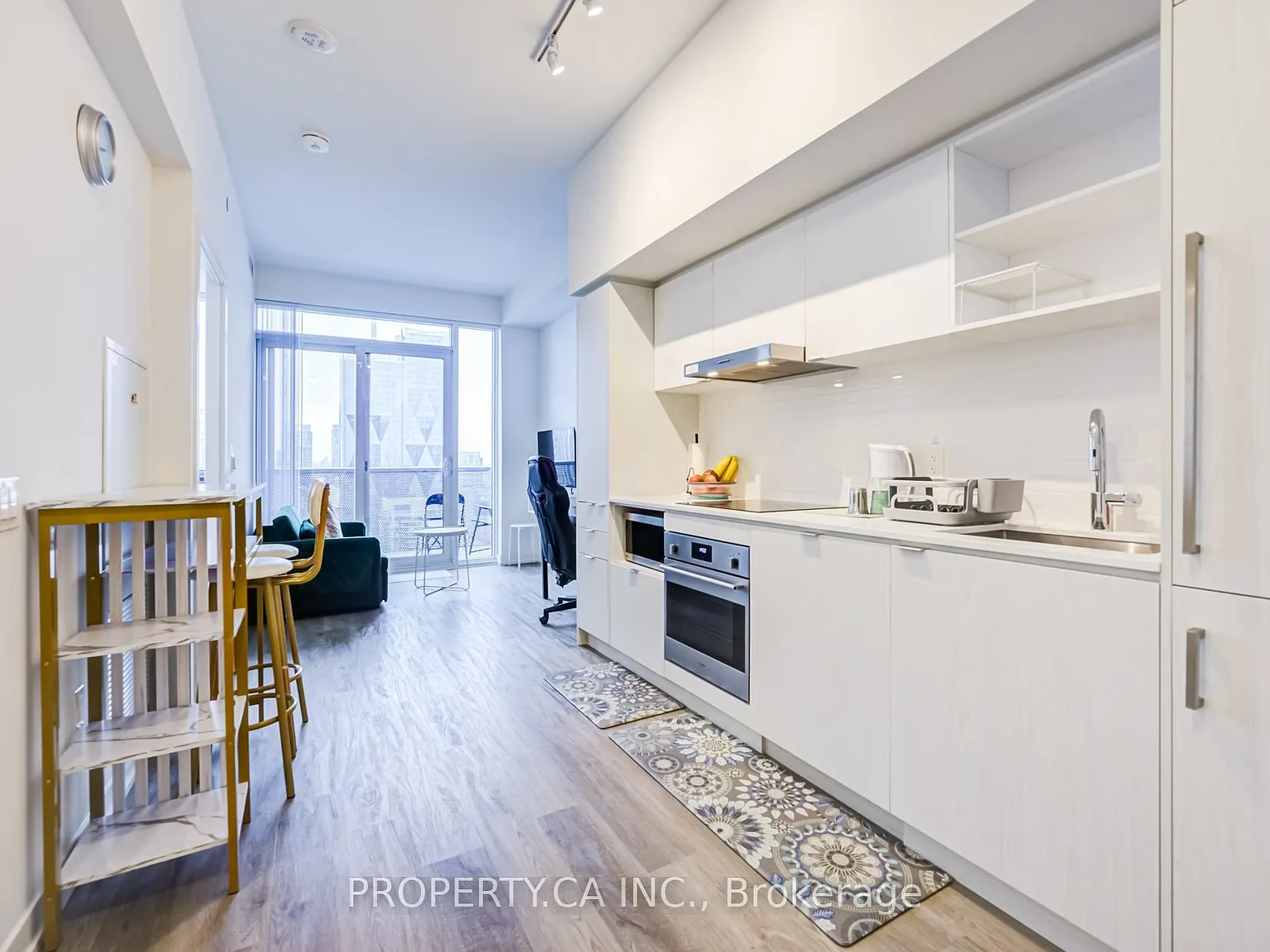 Sugar Wharf Condos — Photo 2