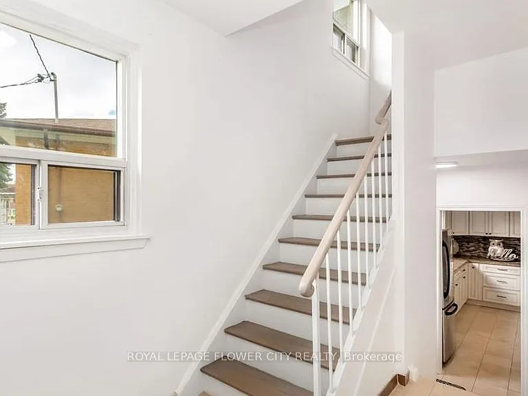 3 Clayhall Cres — Photo 4