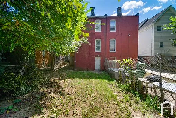 100 S Monastery Ave — Photo 24