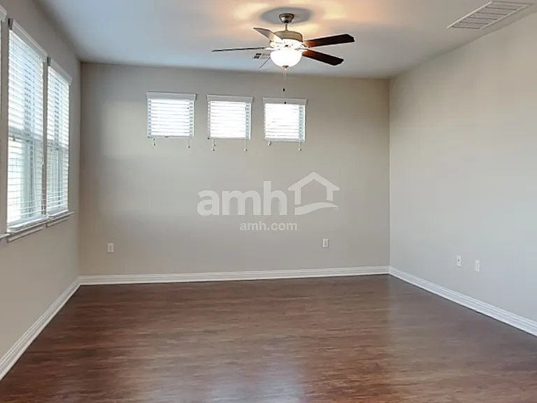 8112 Turnberry Ln — Photo 13