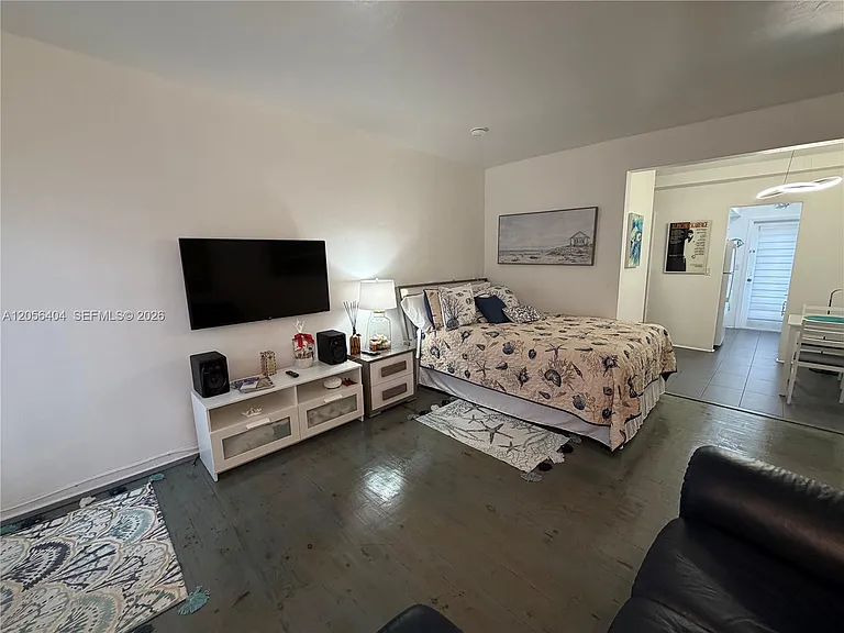 1060 Pennsylvania Ave #18 — Photo 3