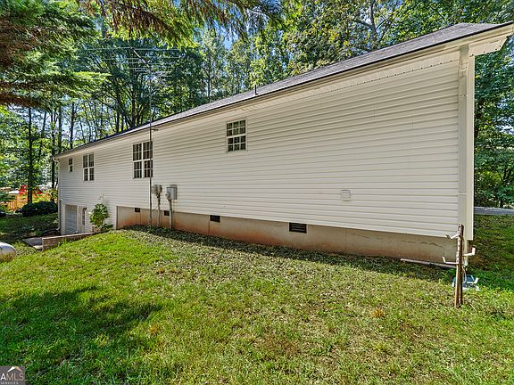 4th image of 370 Jordan Rd