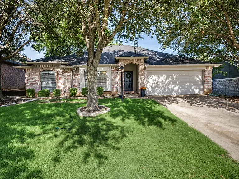 2515 Mountainview Dr — Photo 1