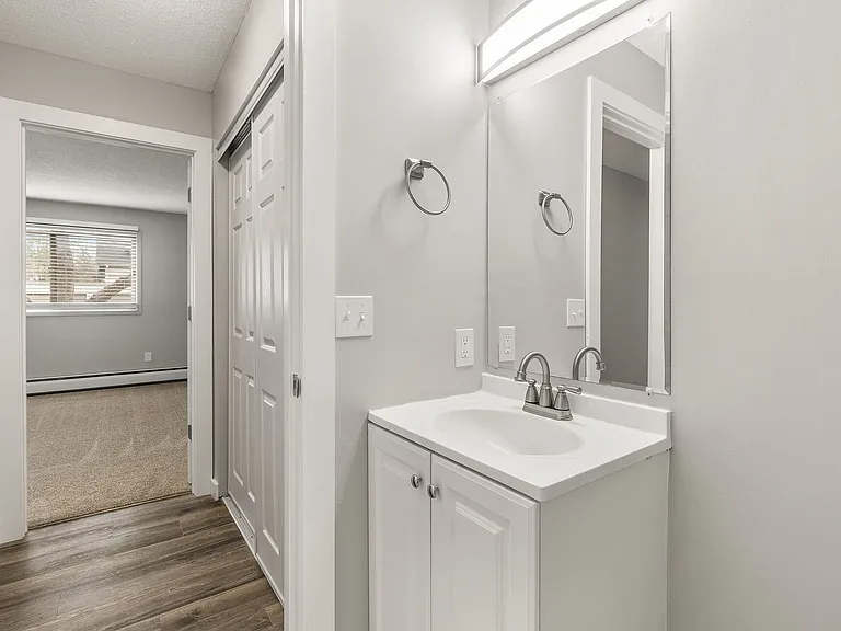 Eastgate Apartments — Photo 86