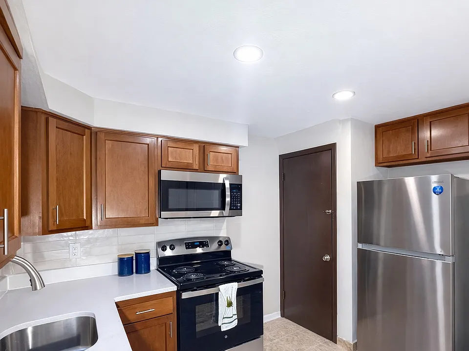 Kitchen 2/3BR
