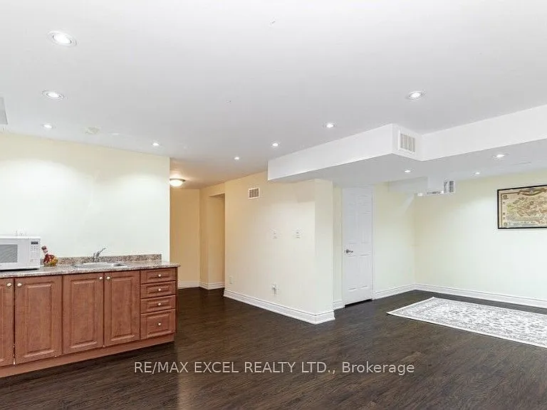 202 Nahani Way #BASEMENT — Photo 3