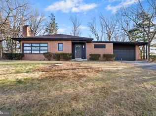 15 Woods Dr, Mechanicsburg, PA