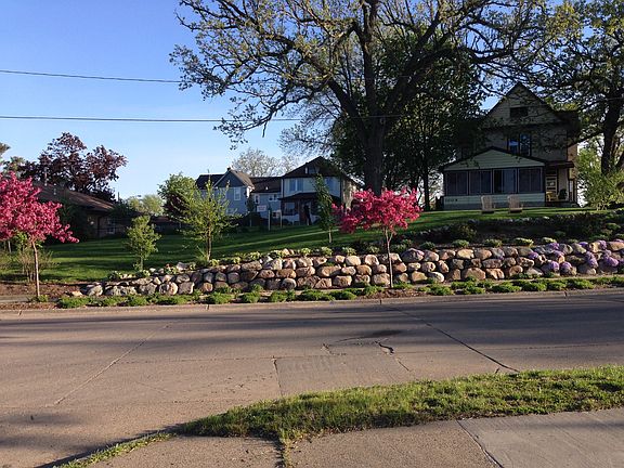 5th image of 1001 43rd Ave N