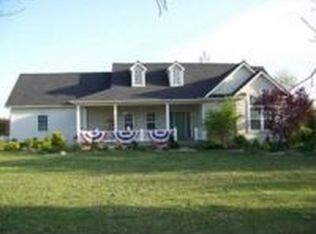 6761 Slawski Dr, Fowlerville, MI 48836