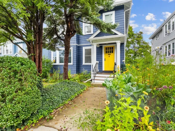 99 Saint Rose St #1, Jamaica Plain, MA 02130