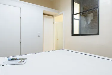 Rented by ER (DO NOT USE)