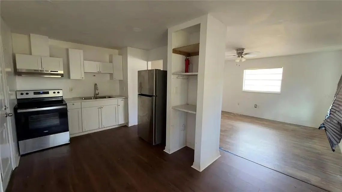 3 bed, 960 sqft, $1,200 — Photo 3