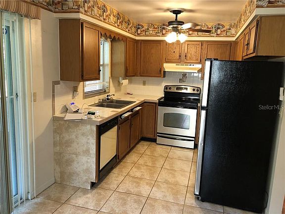 4th image of 1532 N Normandy Blvd