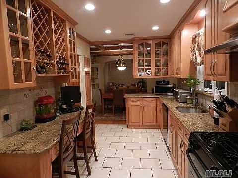 2nd image of 319 Tulip Ave