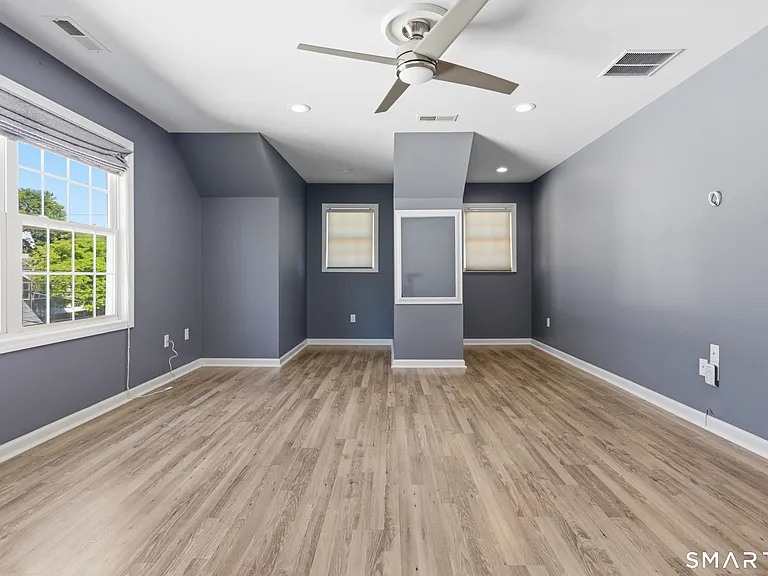 305 Sylvan St — Photo 21