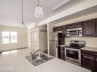 100 New Broadway APT 313, Rensselaer, NY 12144