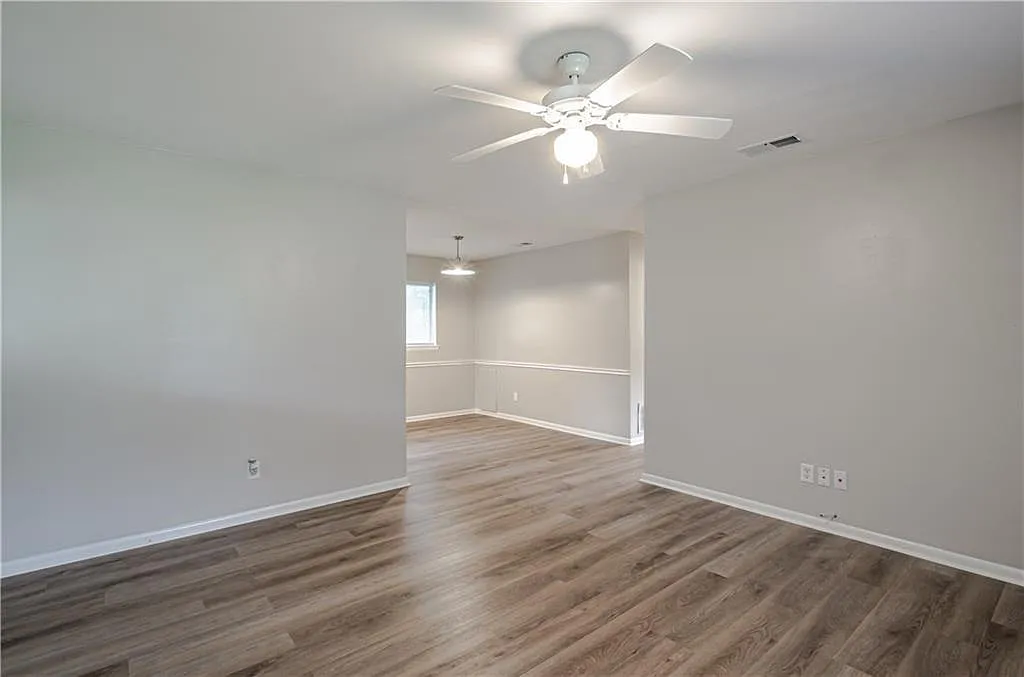 3 bed, 1.5 bath, 1000 sqft, $1,475 — Photo 4