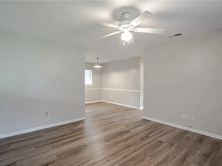 4339 Binghamton Dr — Photo 4