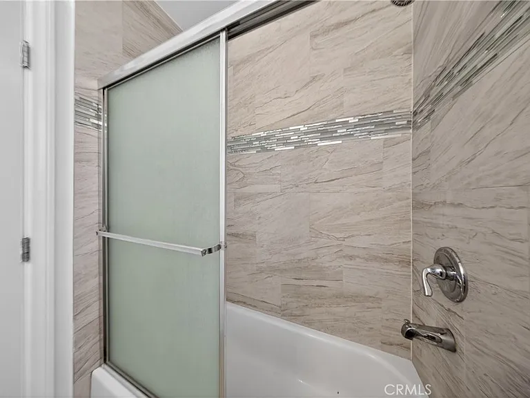 6904 N McLennan Ave — Photo 11