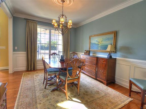 3rd image of 4168 Silverleaf Drive SE