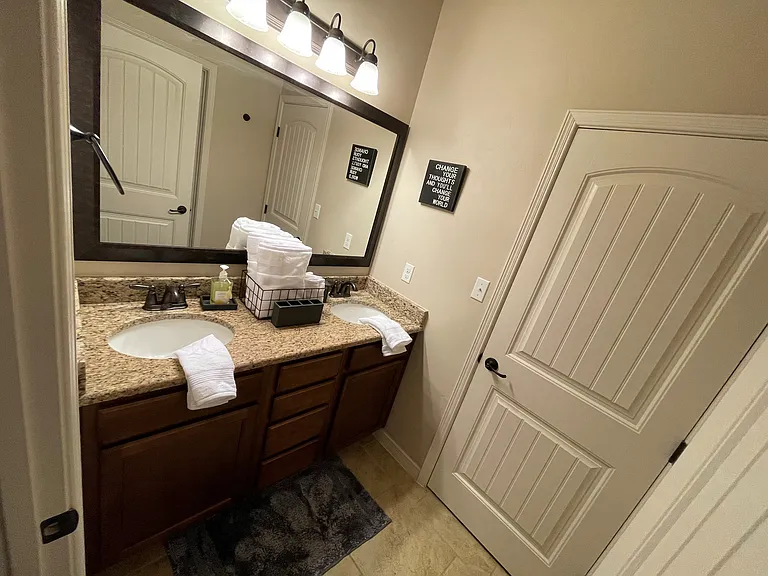 1845 Troy Dr — Photo 15