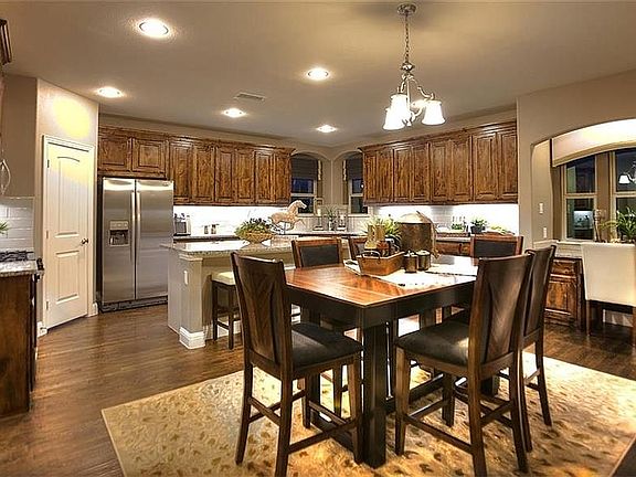 5th image of 415 Snead Dr