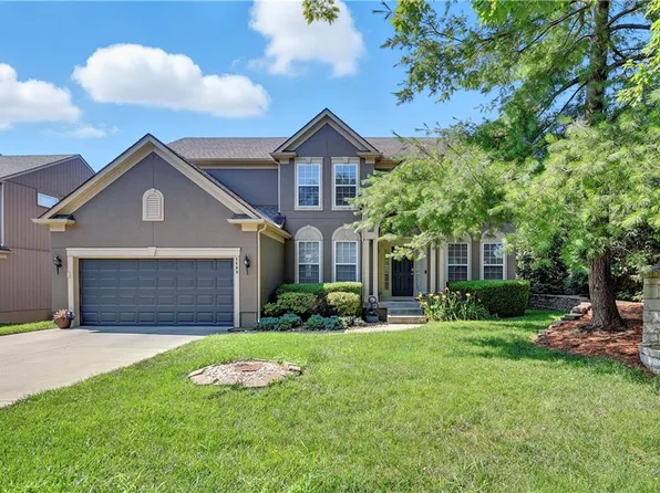 8609 W 157th St, Overland Park, KS 66223