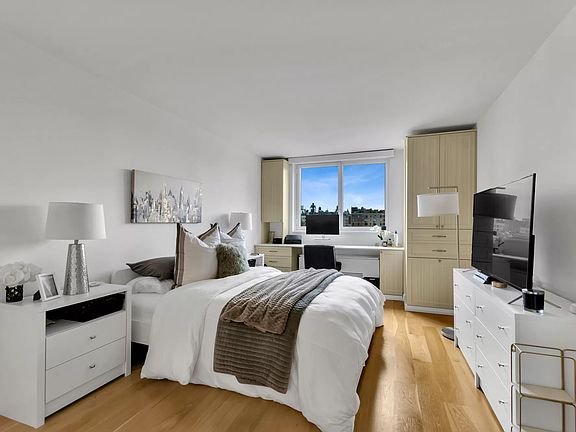 4th image of 200 E 94th St APT 2112