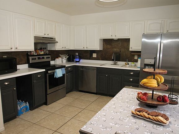 3rd image of 5949 S Sultan Cir