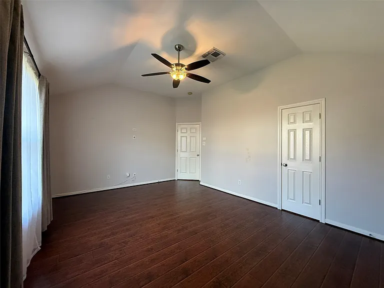 5935 Wildbriar Ln — Photo 10