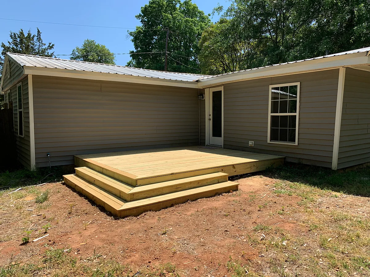 Building Photo - 331 Dogwood Cir