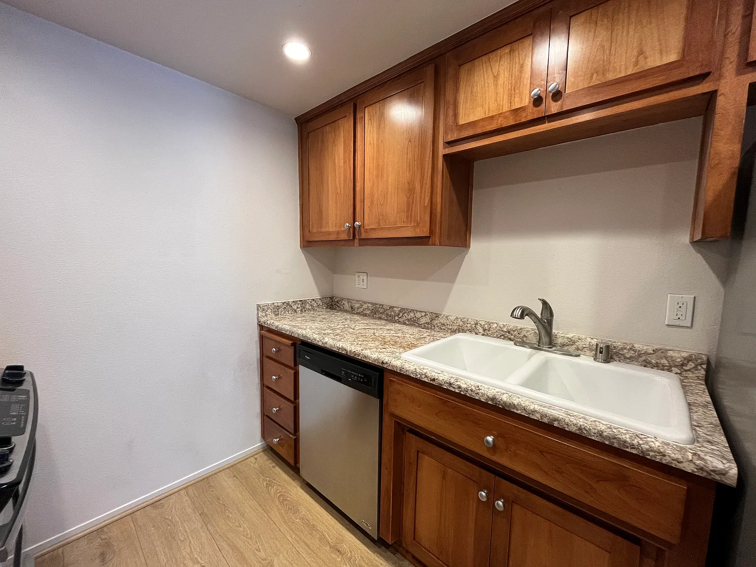 2 bed, 966 sqft, $2,800 — Photo 3
