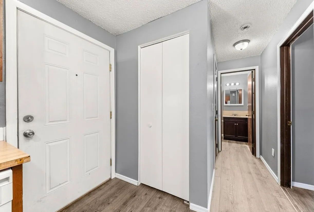 1 bed, 800 sqft, $1,095 — Photo 1