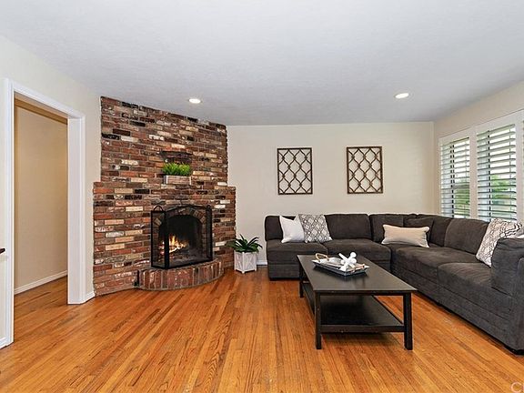 3rd image of 744 Caballo Ave