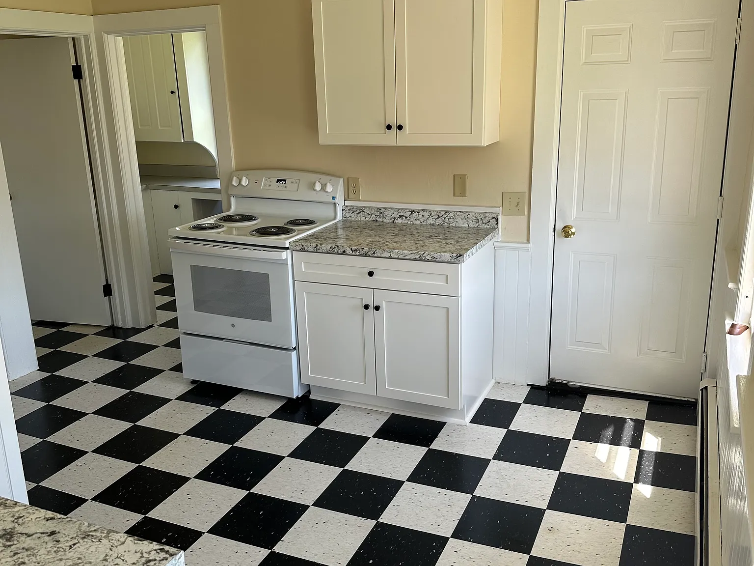 2 bed, $1,800 — Photo 3