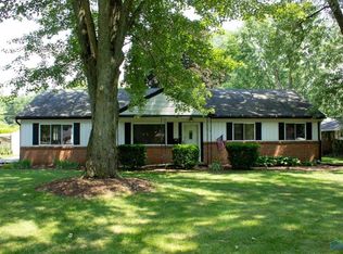 112 Saint Richards Ct, Swanton, OH 43558