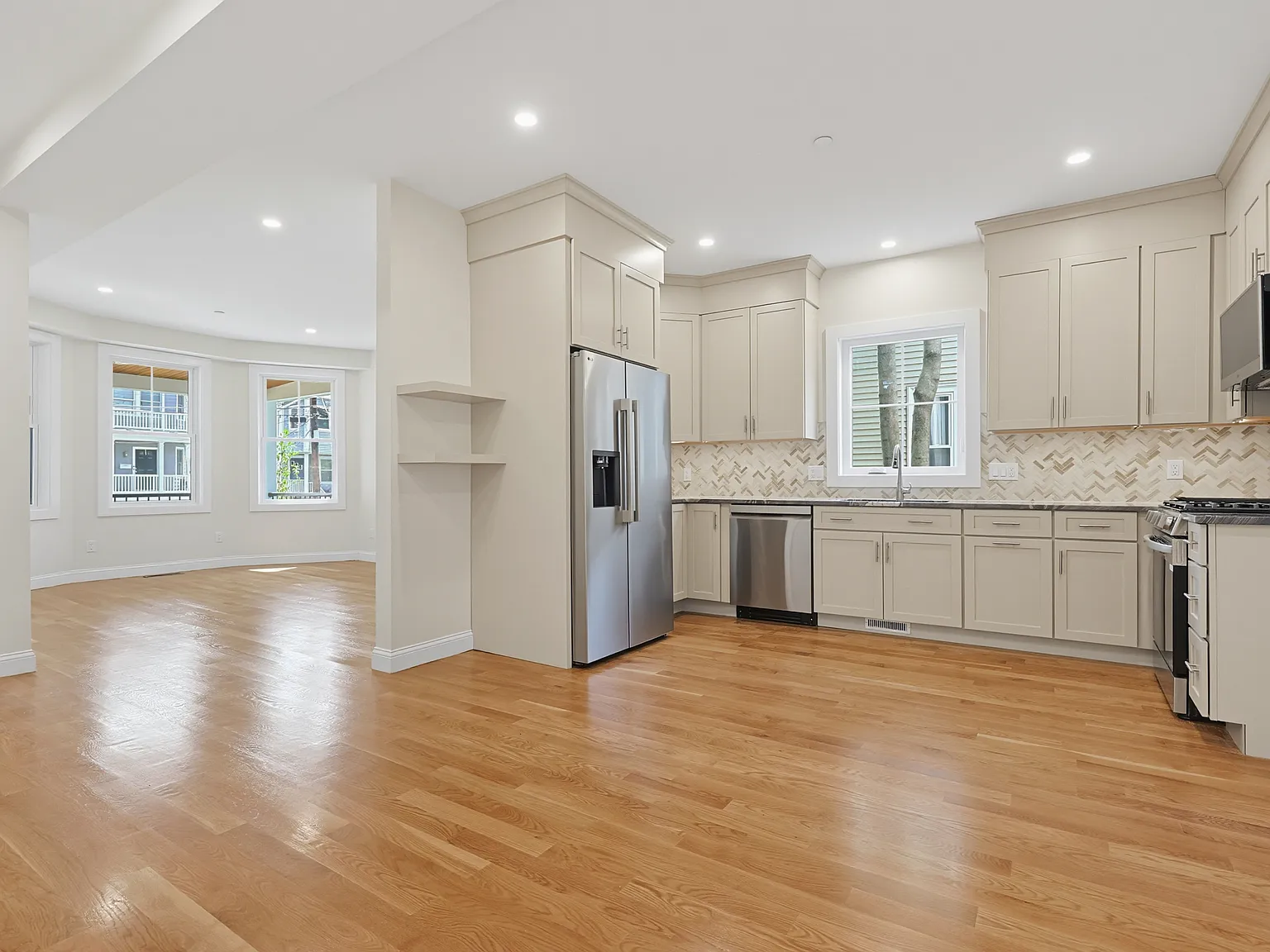 1 bed, 1000 sqft, $3,000 — Photo 2