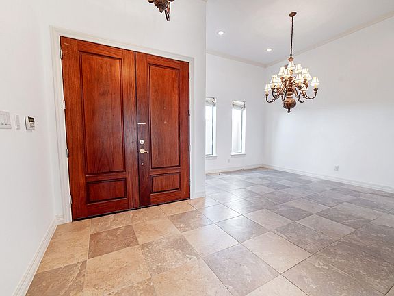 2nd image of 2711 Burke Dr