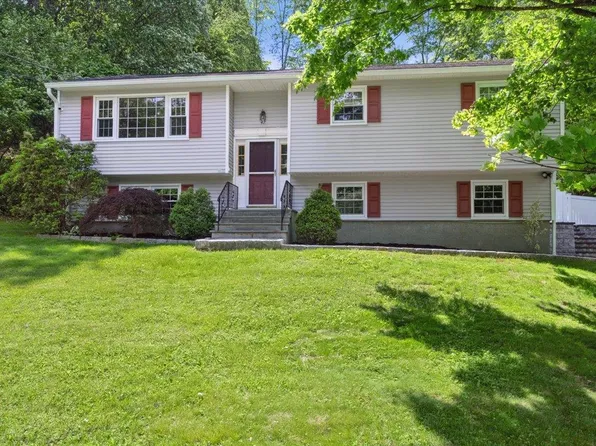 47 Lockwood Road, Cortlandt Manor, NY 10567