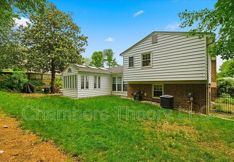 9221 Talisman Dr — Photo 36