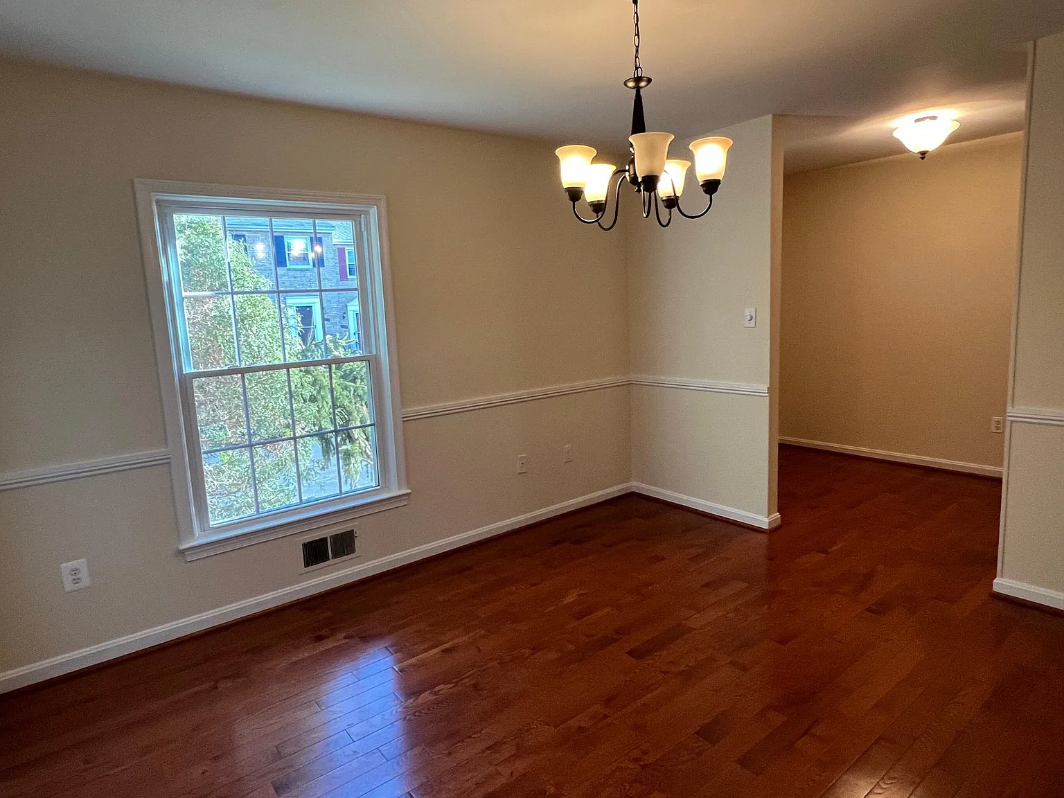 2105 Bucknell Ter — Photo 4