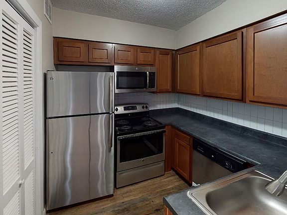 3rd image of 3740 Warwick Blvd #3744-10