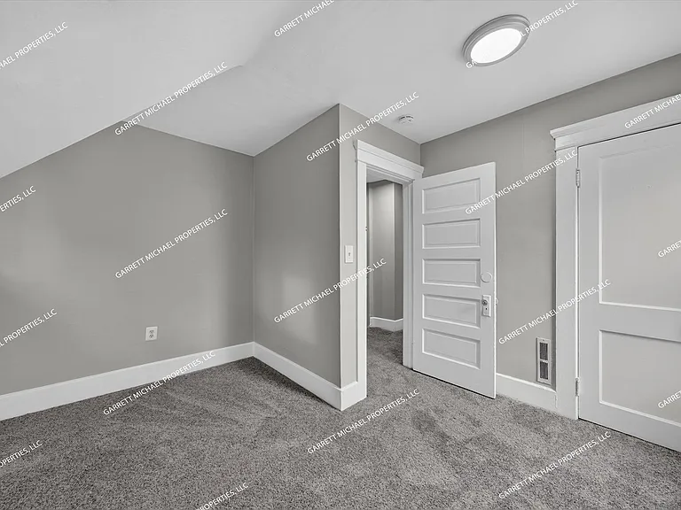 2322 Fordham St — Photo 24