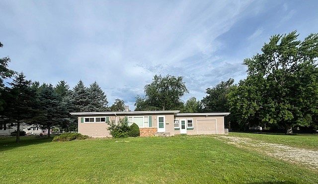 1st image of 41 Sadowski Ct